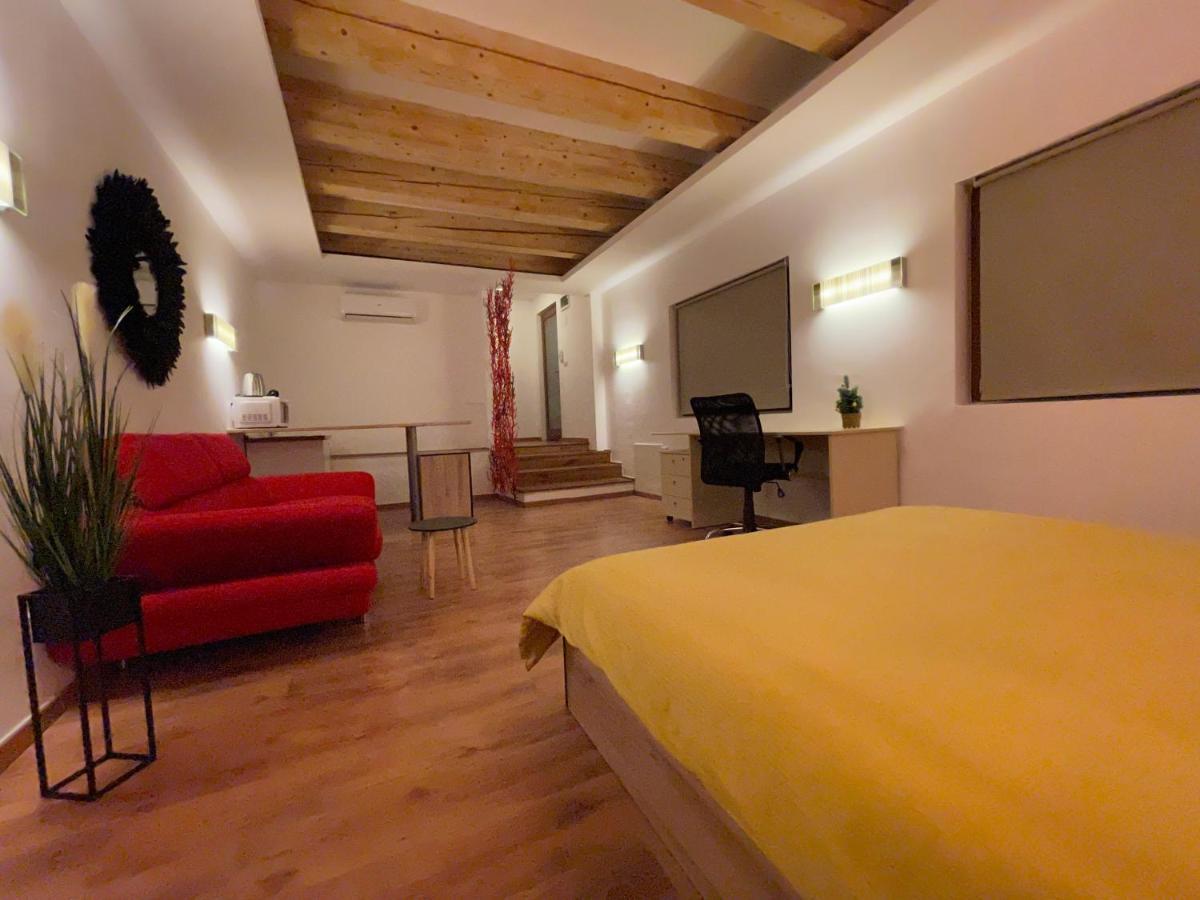 New Workspace Studio Savoya9 Self Check In Old City Center Timisoara Exterior photo